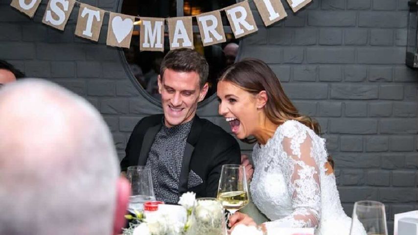 Laura Wontorra und ihr Mann bei der Hochzeit