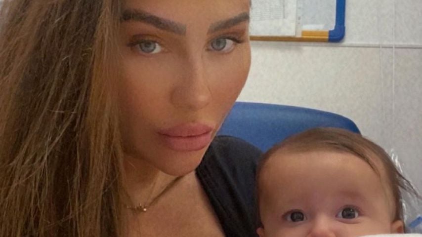 Lauren Goodger mit ihrer Tochter im November 2021