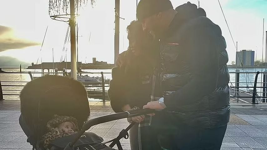 Lauren Goodger und Charles Drury mit ihrer Tochter, Dezember 2021
