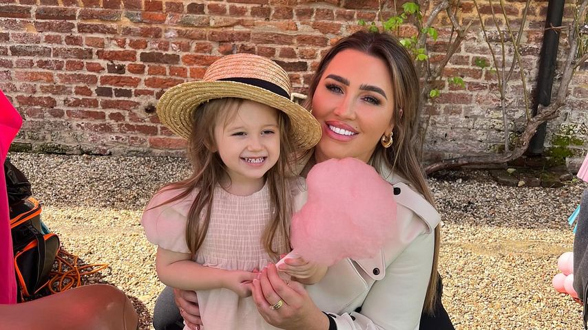 Nur Tochter Larose gibt Lauren Goodger nach Totgeburt Kraft