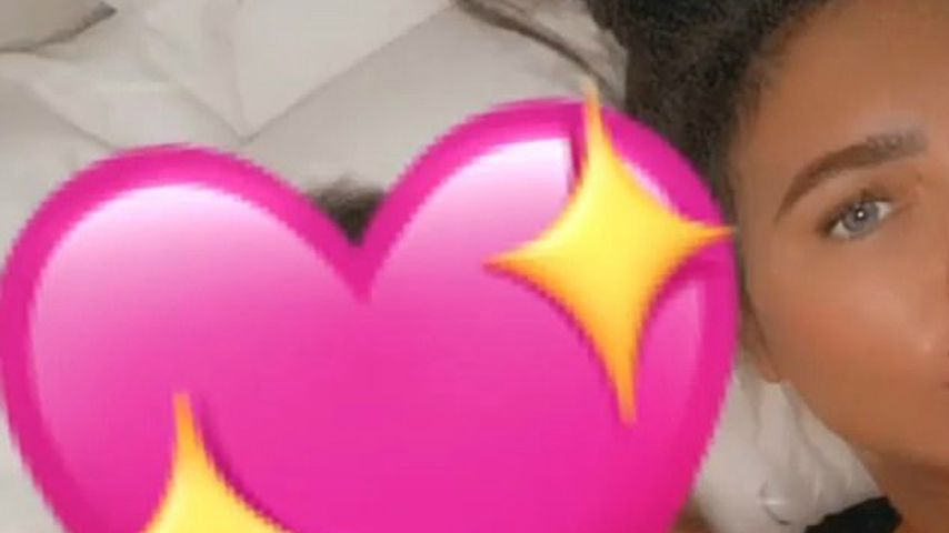 Lauren Goodgers mit ihrem Kuschelpartner Charles, Oktober 2020