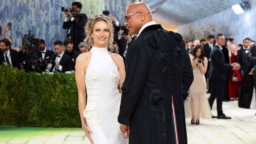 Lauren Hashian und Dwayne Johnson bei der Met Gala 2026 im Metropolitan Museum of Art in New York City