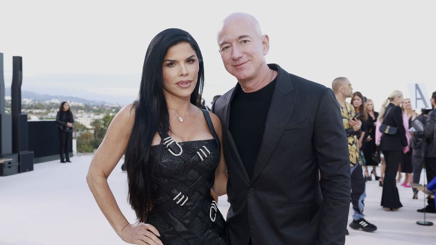 Lauren Sánchez mit Jeff Bezos bei der Versace Show, März 2023