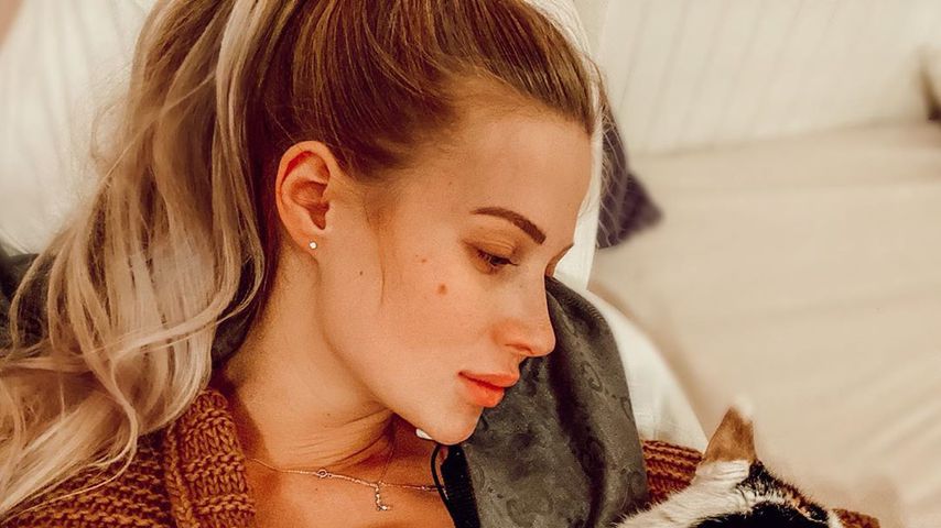 Leah Marie Kruse mit ihrer Katze