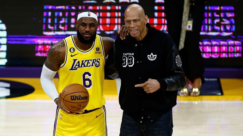 LeBron James und Kareem Abdul-Jabbar, Basketball-Legenden