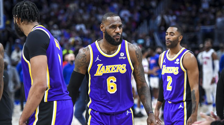 Strafe! LeBron James schlägt NBA-Gegenspieler ins Gesicht