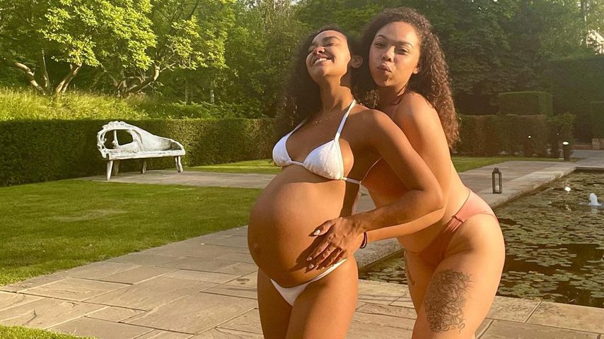 Leigh-Anne Pinnock mit ihrer Freundin Francesca im Juli 2021