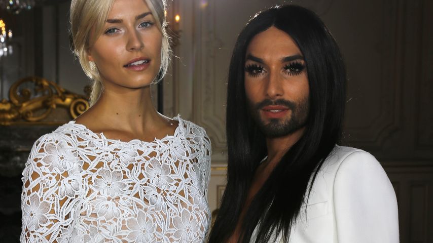 Ganz in Weiß: Lena Gercke & Conchita Wurst in der Front Row