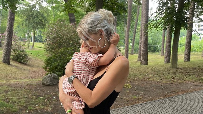 Zweifach B Day Lena Gercke Gratuliert Partner Und Tochter