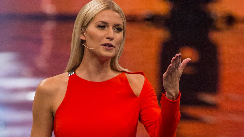 Kurioser neuer Job: Lena Gercke wird jetzt zum Schlumpf!