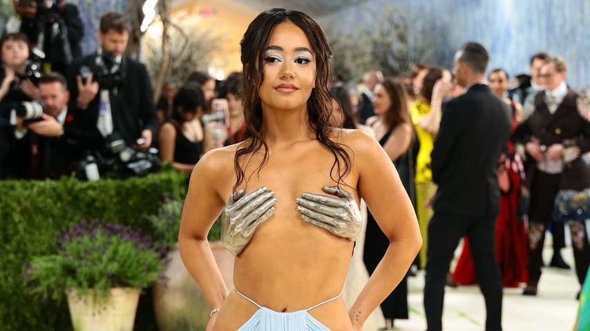 Lena Mahfouf bei der Met Gala 2026 im Metropolitan Museum of Art in New York