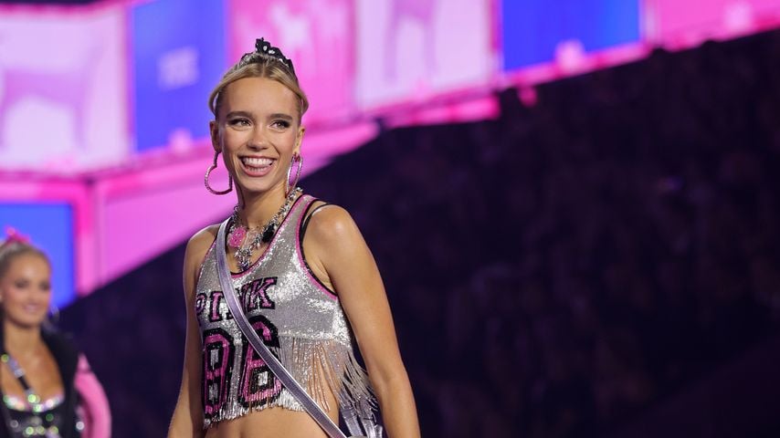Lena Mantler auf dem Laufsteg der Victoria's Secret Fashion Show 2026 in Los Angeles