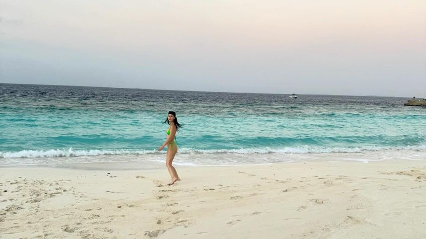 Lena Meyer-Landrut am Strand, 2024