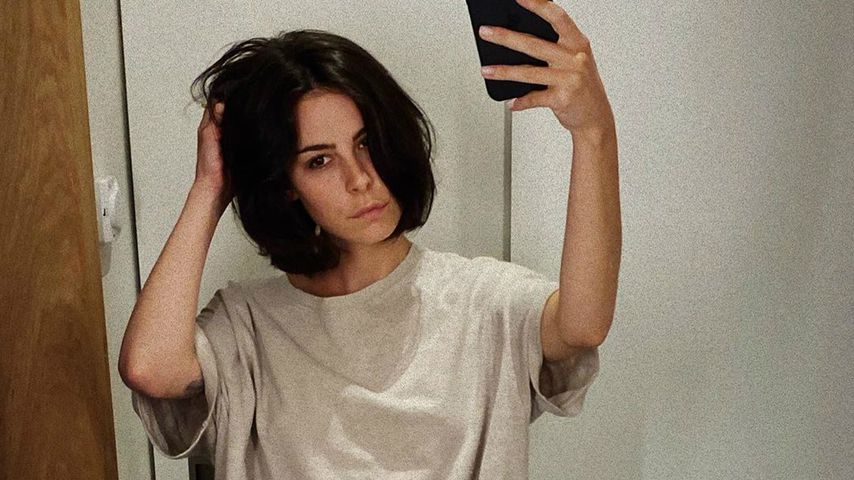 Nur im T-Shirt: Lena Meyer-Landrut befreit sich von Druck