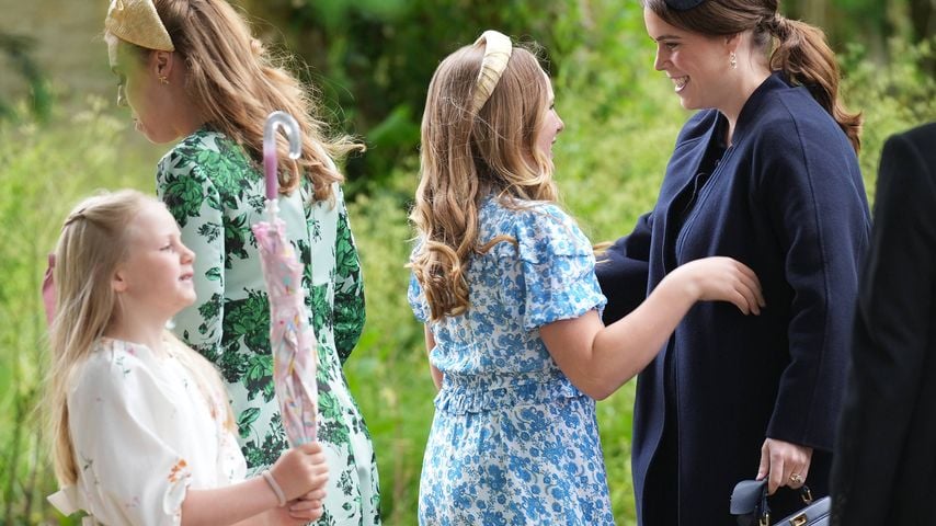 Lena Tindall, Princess Beatrice, Mia Tindall und Princess Eugenie bei der Hochzeit von Harriet Sperling und Peter Phillips in Kemble