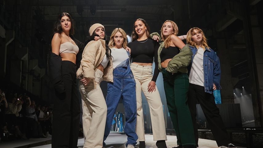 Leni Klum mit den Models ihrer Show bei der Berlin Fashion Week