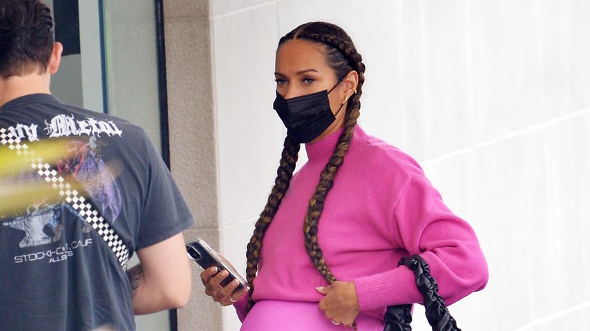 Babybauch-Show geht weiter: Leona Lewis zeigt sich in Pink