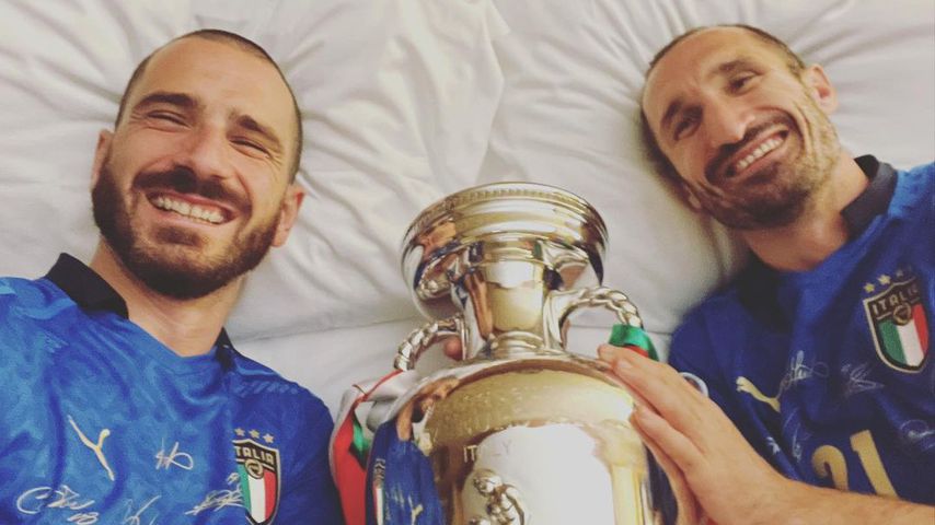 Nach EM-Triumph: Italien-Kicker nehmen Pokal mit ins Bett
