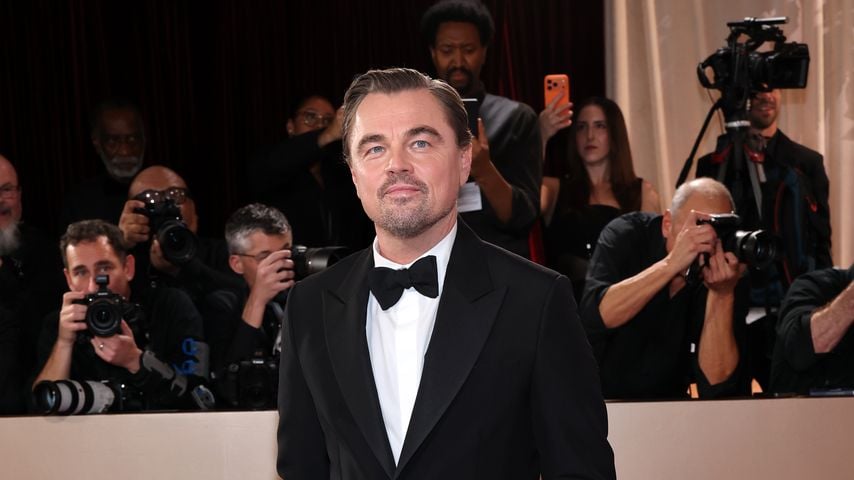 Nikki Glaser scherzt über Leo DiCaprios Freundin bei Globes