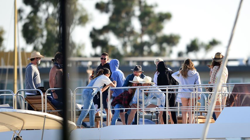 Leonardo DiCaprio und die Partygäste