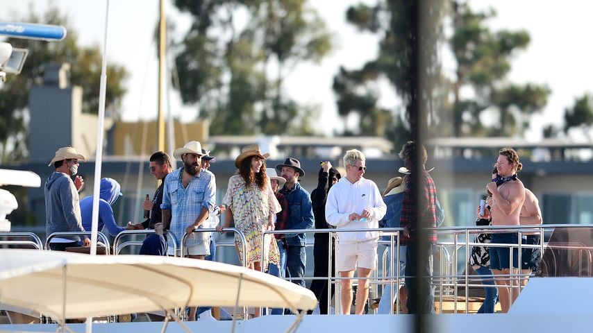 Leonardo DiCaprio und die Partygäste