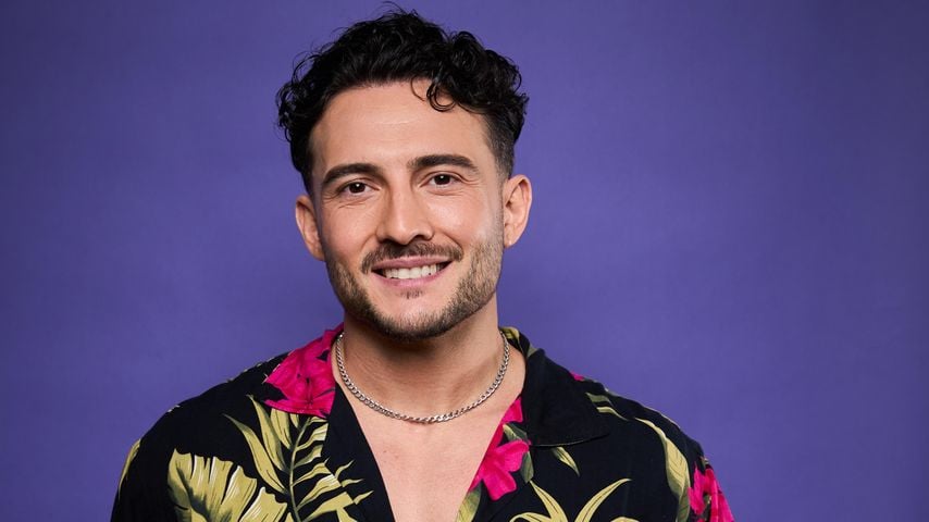 Unsicher? "Make Love, Fake Love"-Leonidas weint wegen Elena