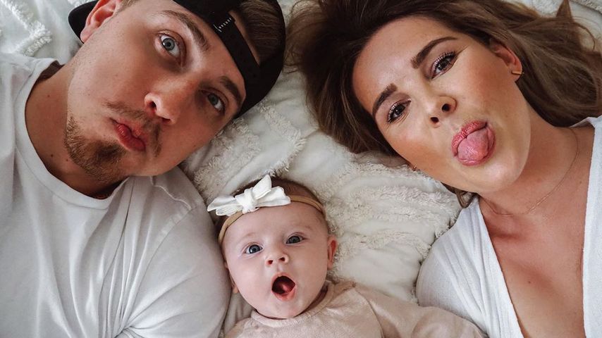 Leons und Christin Kaeber mit ihrer Tochter Nia