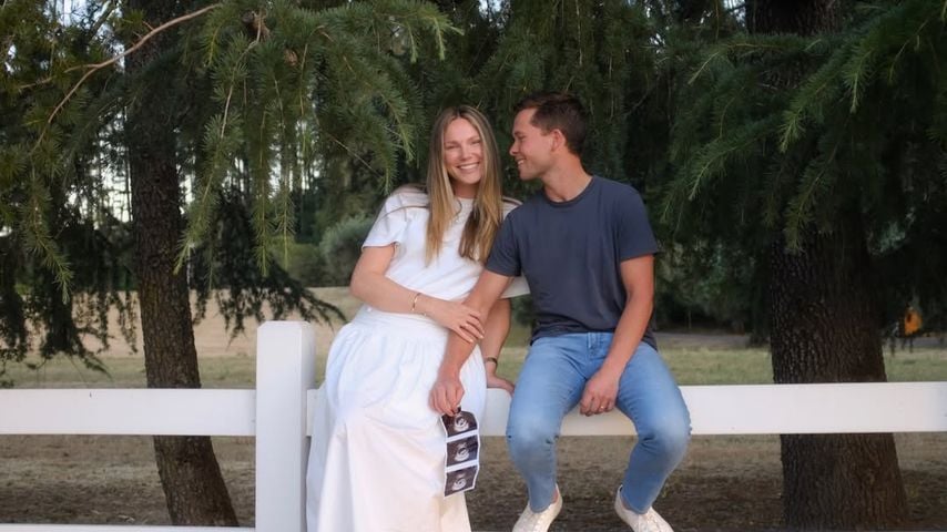 Lev und Elliott Bure verkünden im Mai 2026 ihre Schwangerschaft auf Instagram