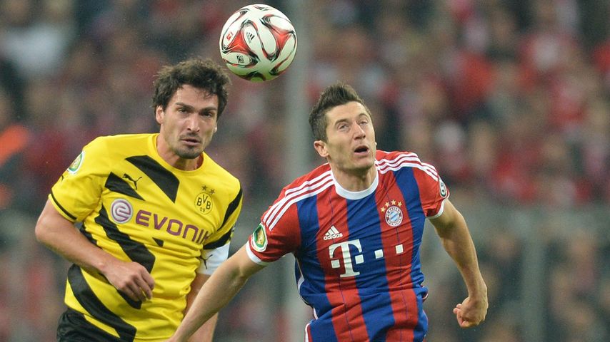 Spaß unter Kollegen: Mats veräppelt Robert Lewandowski