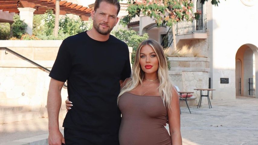 Lewis Burton und Lottie Tomlinson im Juli 2022