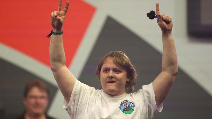 Lewis Capaldi, Sänger