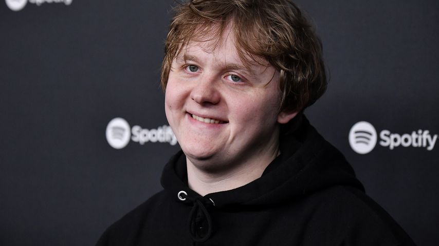 Rothaarige Schönheit: Ist das Lewis Capaldis neue Freundin?