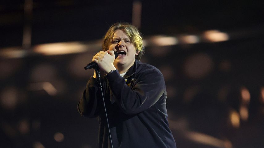 Geht es ihm besser? Lewis Capaldi ist zurück auf der Bühne