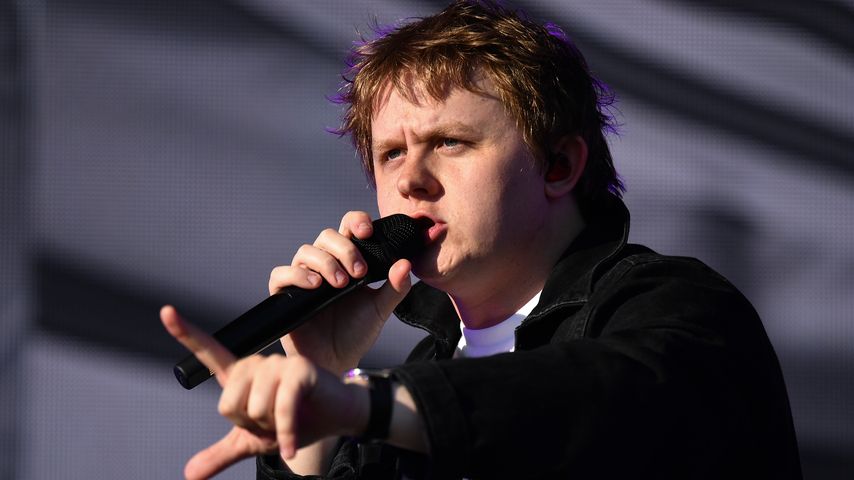 Lewis Capaldi während eines Auftritts