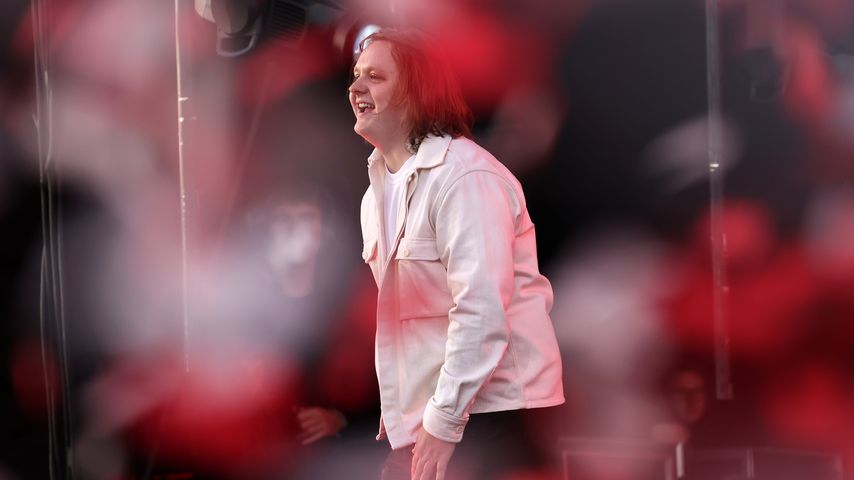 Lewis Capaldi, Sänger