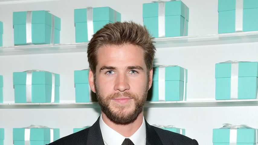 Es wird ernst: Liam Hemsworth sucht sich Scheidungsanwältin