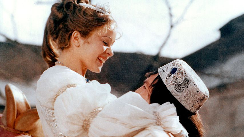 Libuse Safrankova und Pavel Travnicek in "Drei Haselnüsse für Aschenbrödel" (1973)