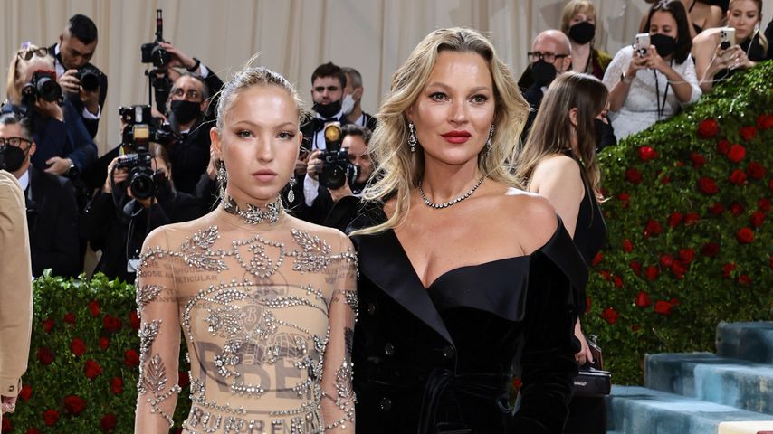 Lila Moss und Kate Moss im Mai 2022