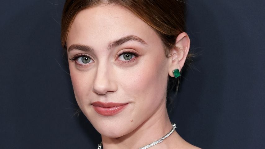 Lili Reinhart ist stolz auf verrückte Anfänge in "Riverdale"