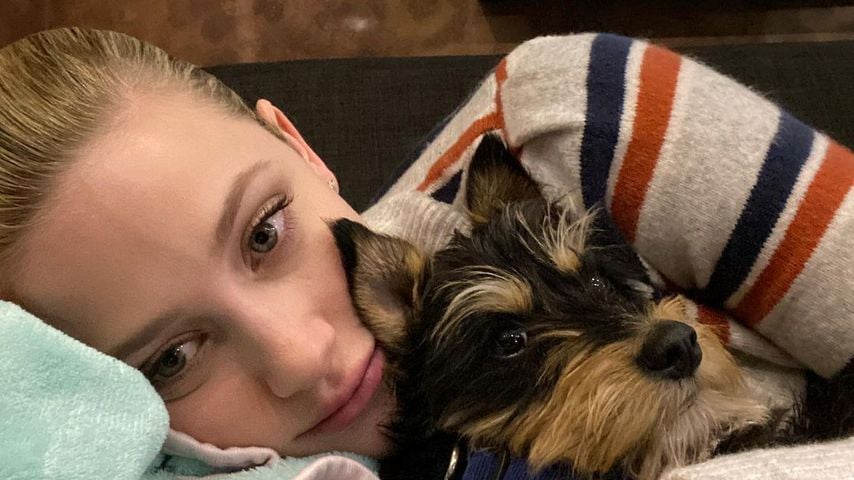 Lili Reinhart mit ihrem Hund Milo