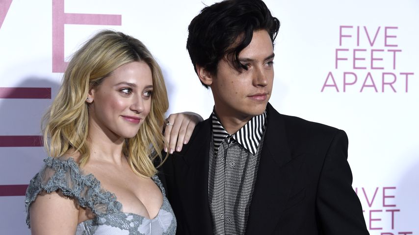 Lili Reinhart und Cole Sprouse im März 2019