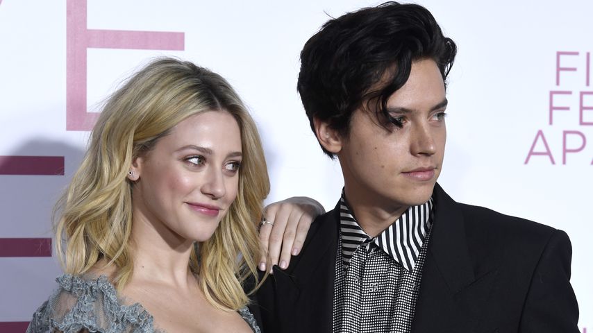 Lili Reinhart und Cole Sprouse auf einer Filmpremiere in Los Angeles