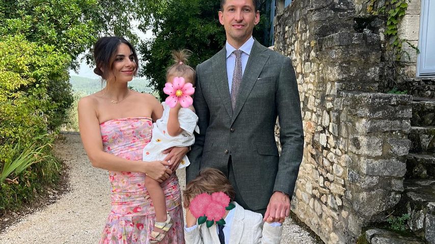 Lilli Hollunder und René Adler mit ihren Kindern, September 2024