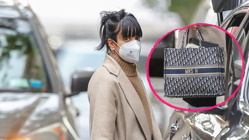 Süßes Ehe-Statement: Lily Allen mit "Mrs H"-Tasche unterwegs