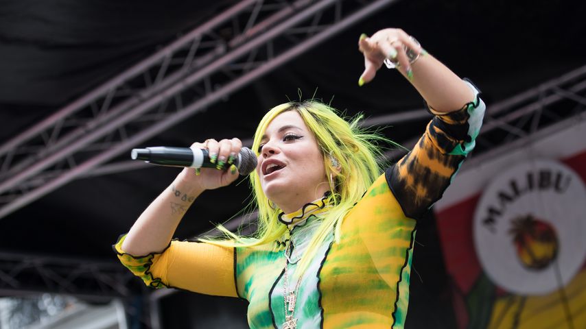 Lily Allen, Künstlerin