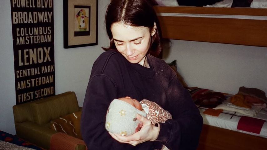 Lily Collins Tochter Tove hört schon jetzt Opa Phils Musik