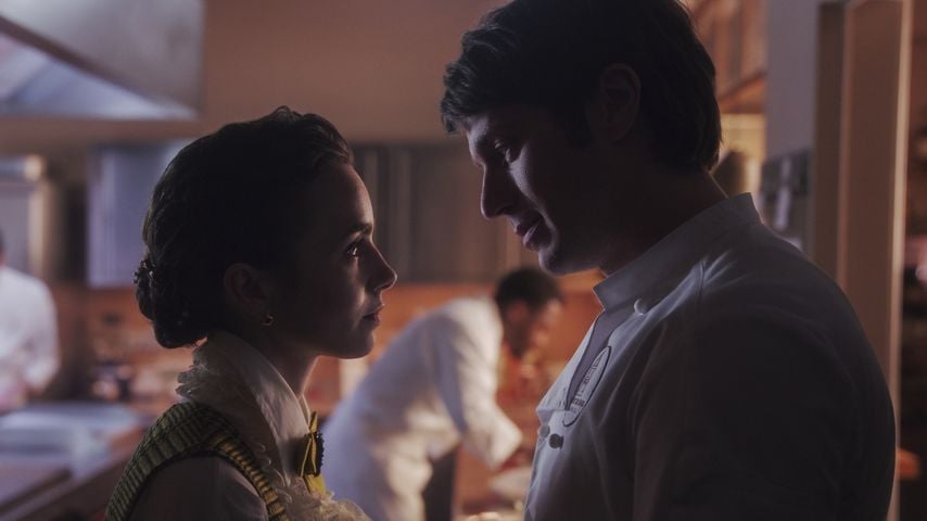 Lily Collins und Lucas Bravo in "Emily in Paris"