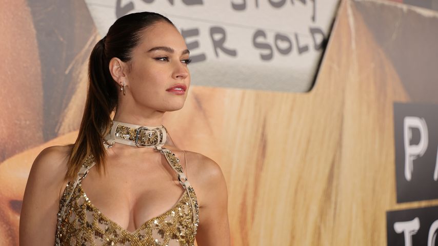 Wie eine Göttin: Lily James strahlt bei "Pam & Tommy"-Event