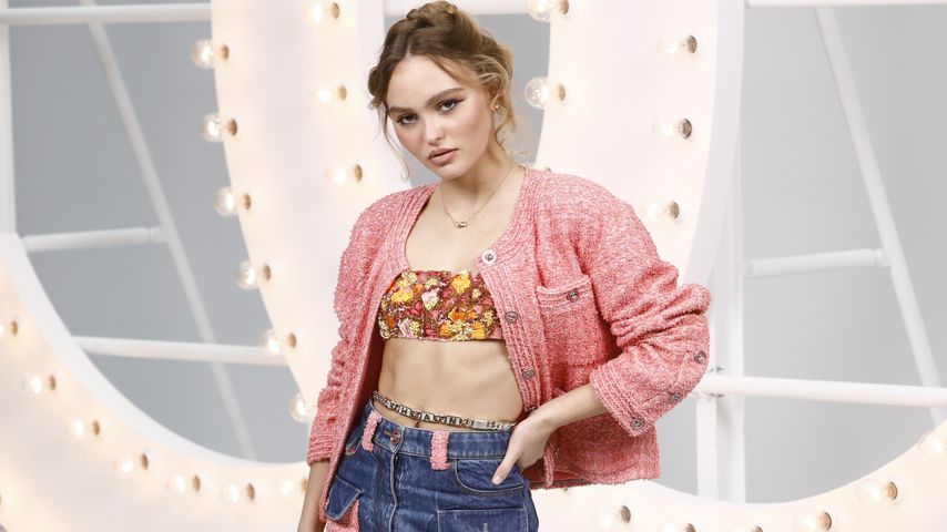 Lily-Rose Depp auf der Fashion Week in Paris