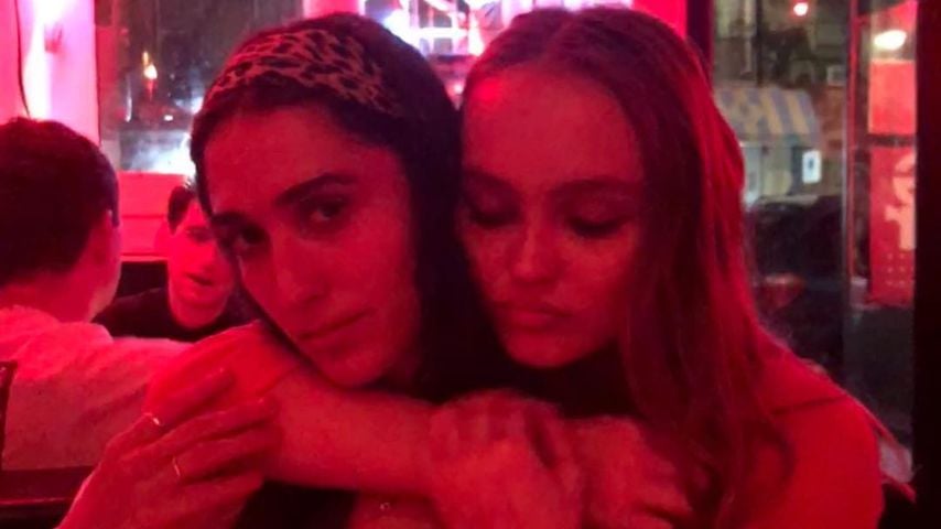 Lily-Rose Depp und ihre Freundin Amelia im Januar 2019